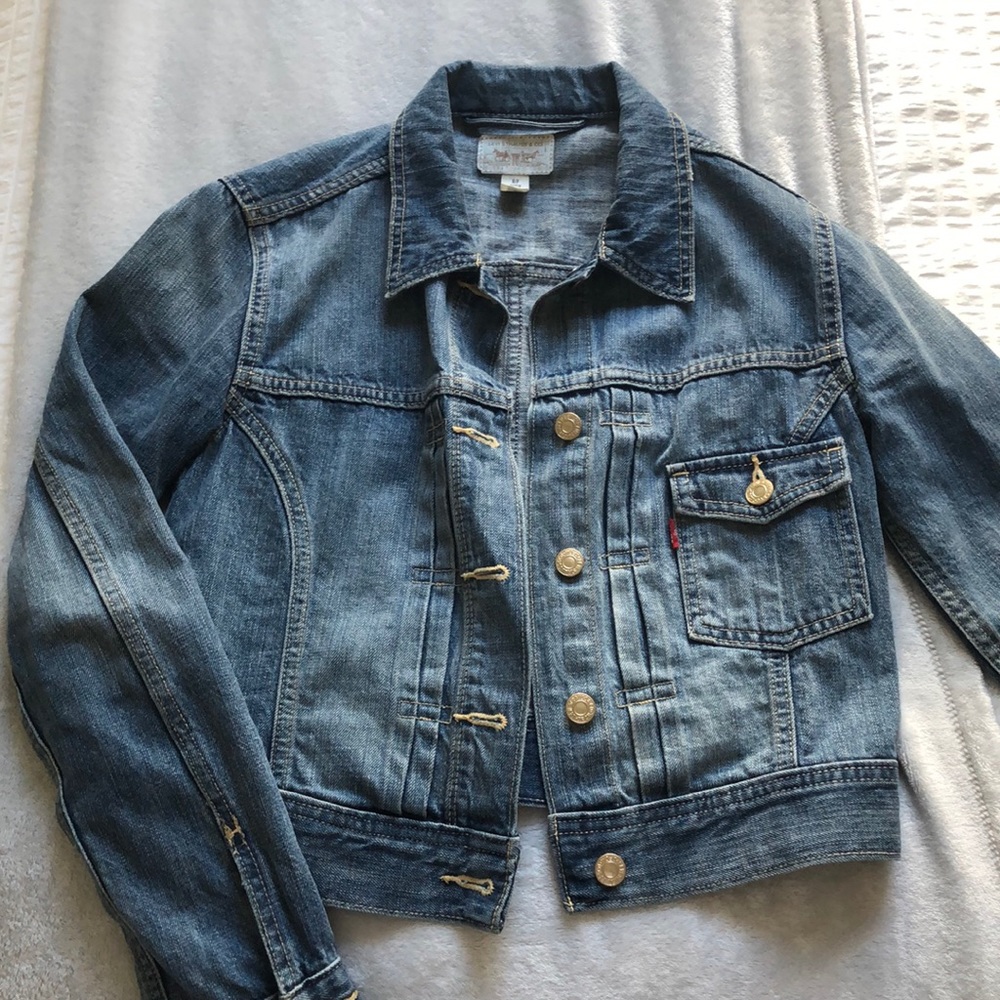 Levi Cropped Jean Jacket